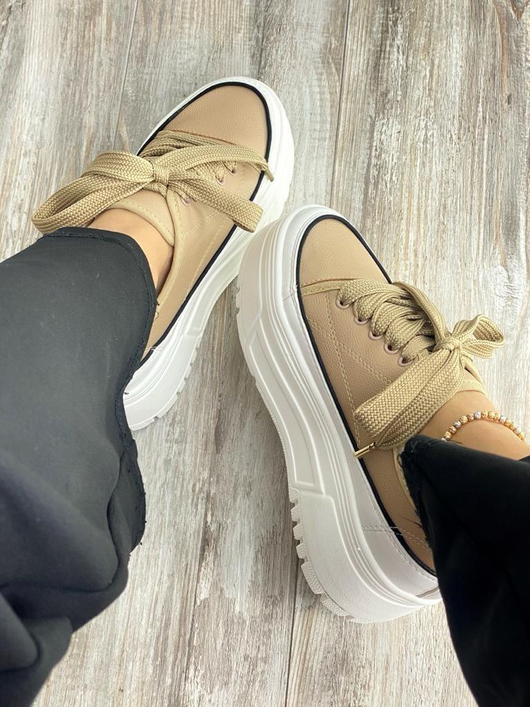 TENIS NEW STYLE CREMA Y BLANCO